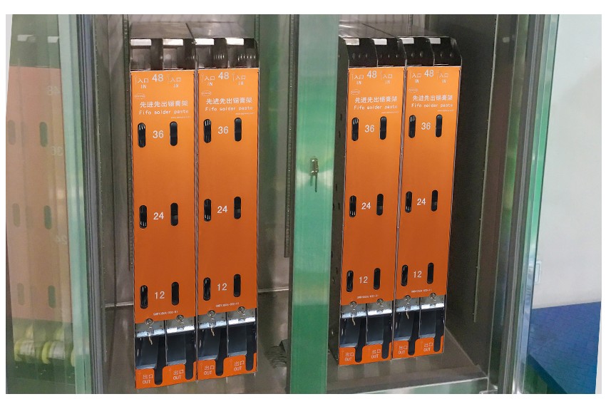 立式錫膏先進(jìn)先出滑軌產(chǎn)品車間使用實(shí)拍圖 立式錫膏先進(jìn)先出滑軌產(chǎn)品車間使用實(shí)拍圖