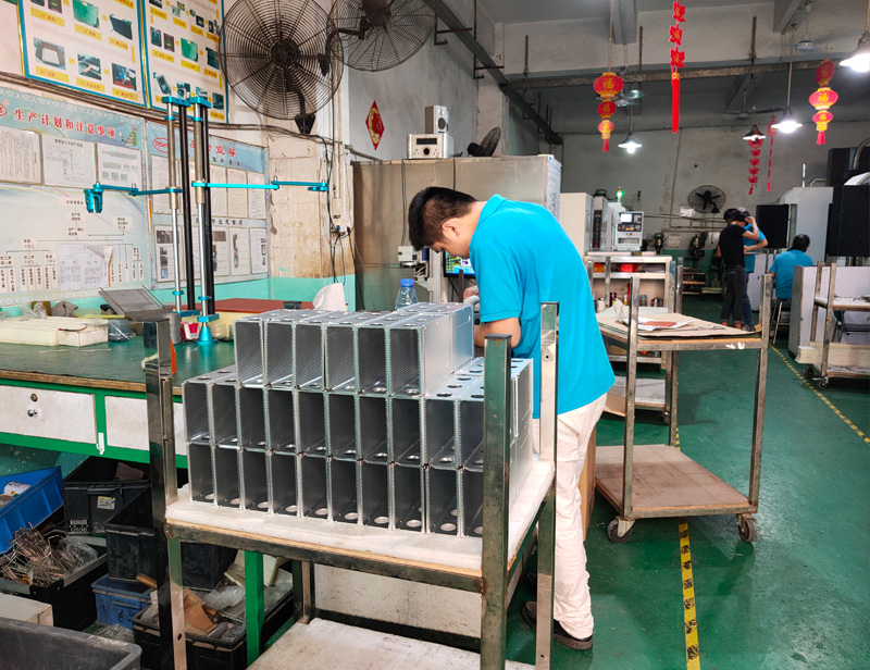 半導體治具料盒加工現(xiàn)場圖