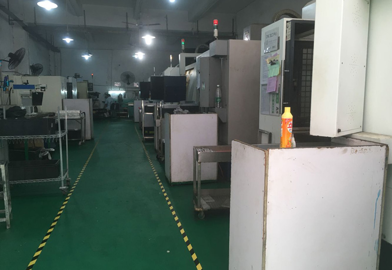 專業(yè)料盒廠家加工車間.jpg 專業(yè)料盒廠家加工車間.jpg